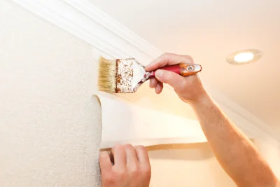 Pose de papier peint à Courçon — revêtements muraux et toiles de verre